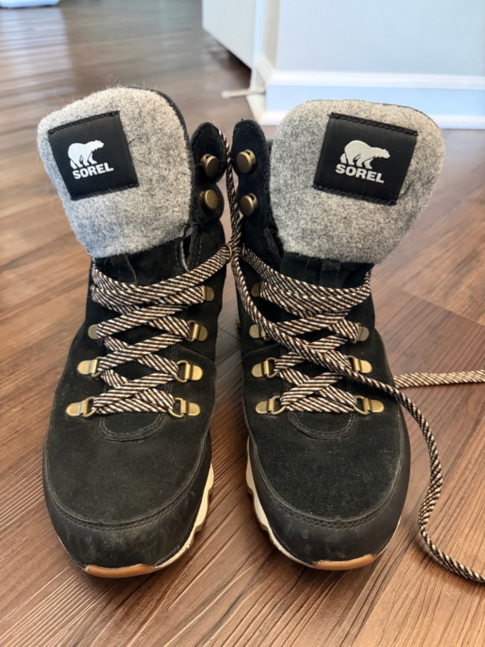 Sorel Black Suede Hiking Boots - size 8
